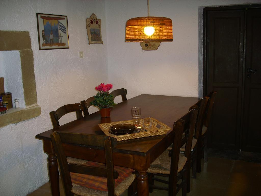 Patriko Country House Vóroi Habitación foto